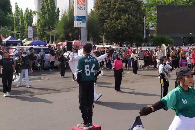 Kunjungi Car Free Day Semarang