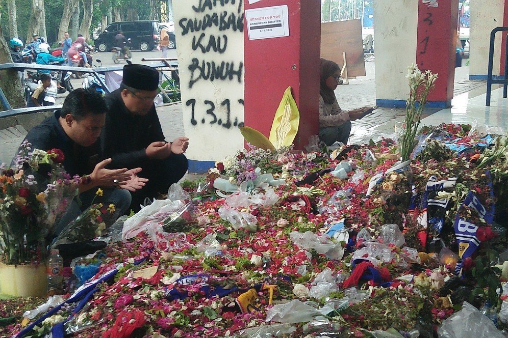 Tersangka Tragedi Kanjuruhan Ziarahi Pintu 13 Stadion Kanjuruhan