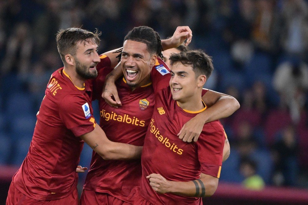 AS Roma Bekuk Lecce, Menang Sih, tapi Mainnya Jelek Banget, Kok Bisa Panik Lawan 10 Pemain?