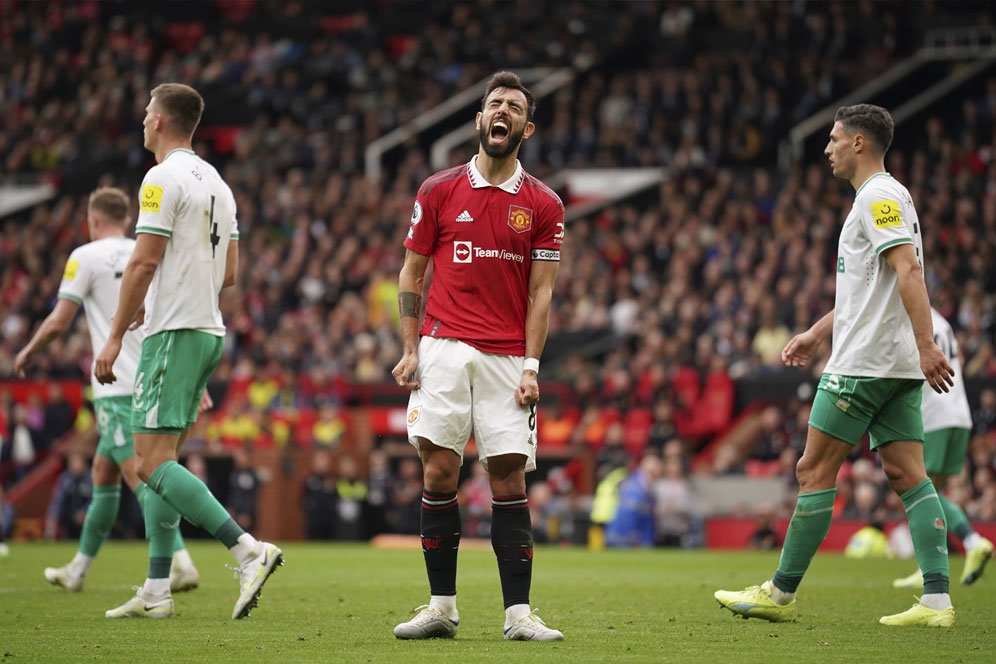 MU Imbang Tanpa Gol Lawan Newcastle, Fans Geram: Mending Nunggu Cat Kering, Mainnya Kayak Gak Pakai Taktik MU Imbang Tanpa Gol Lawan Newcastle, Fans Geram: Mending Nunggu Cat Kering, Mainnya Kayak Gak Pakai Taktik