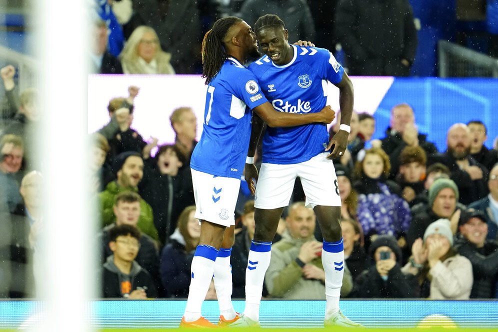 Manchester United Ternyata Belum Tawar Amadou Onana