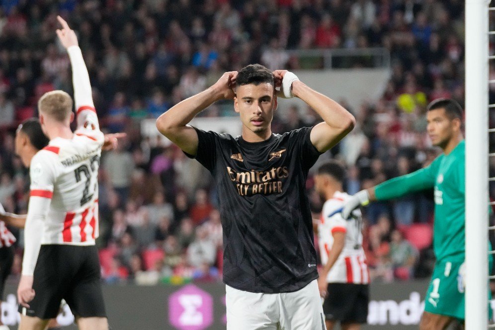 Arsenal Dipermak PSV, Memang Layak Kalah, Abis Bensin, Ingin Ketemu Barca Ya?