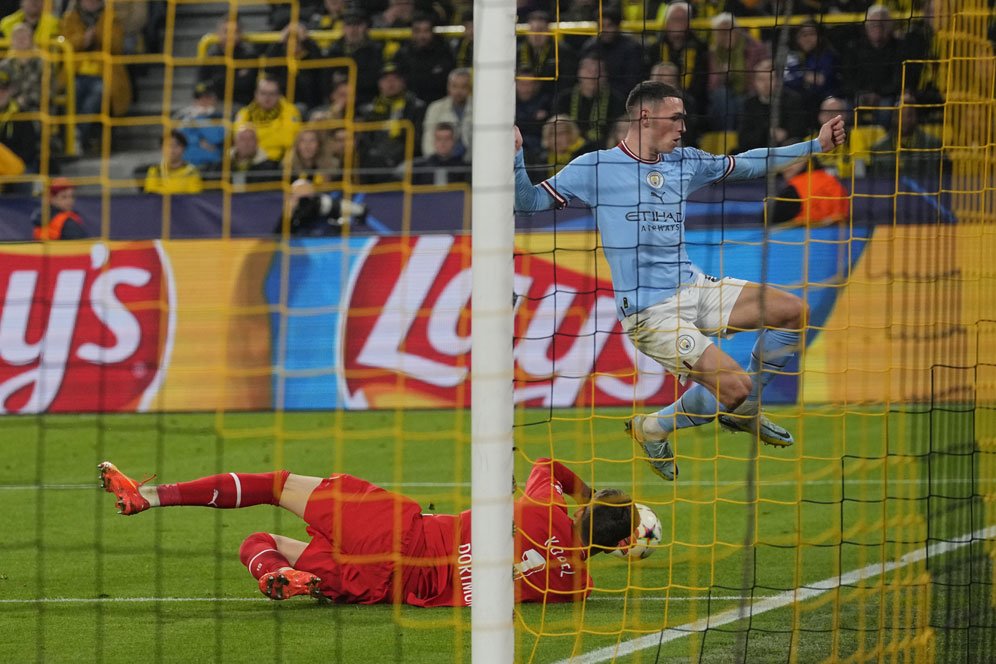 Man of the Match Borussia Dortmund vs Manchester City: Gregor Kobel Man of the Match Borussia Dortmund vs Manchester City: Gregor Kobel