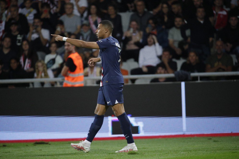 Kylian Mbappe dan Lionel Messi Menggila, PSG Hajar Ajaccio 3-0