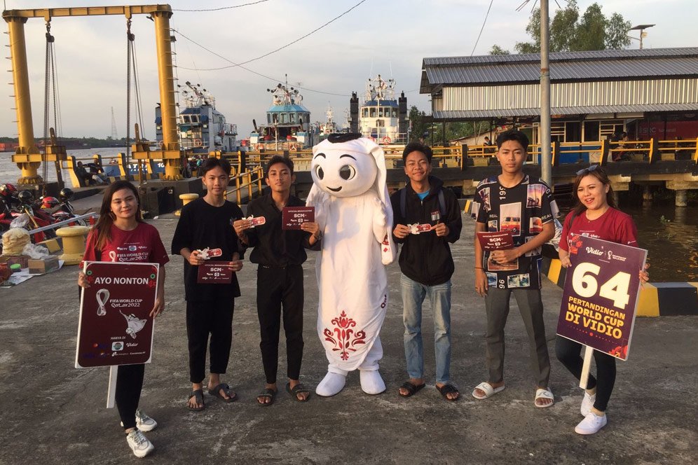 Serunya Kunjungan La'eeb Maskot Piala Dunia 2022 di Dermaga Banjar Raya Banjarmasin