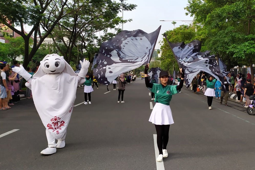 Mengintip Kemeriahan La'eeb Saat Sambangi Car Free Day di Semarang dan Bandung