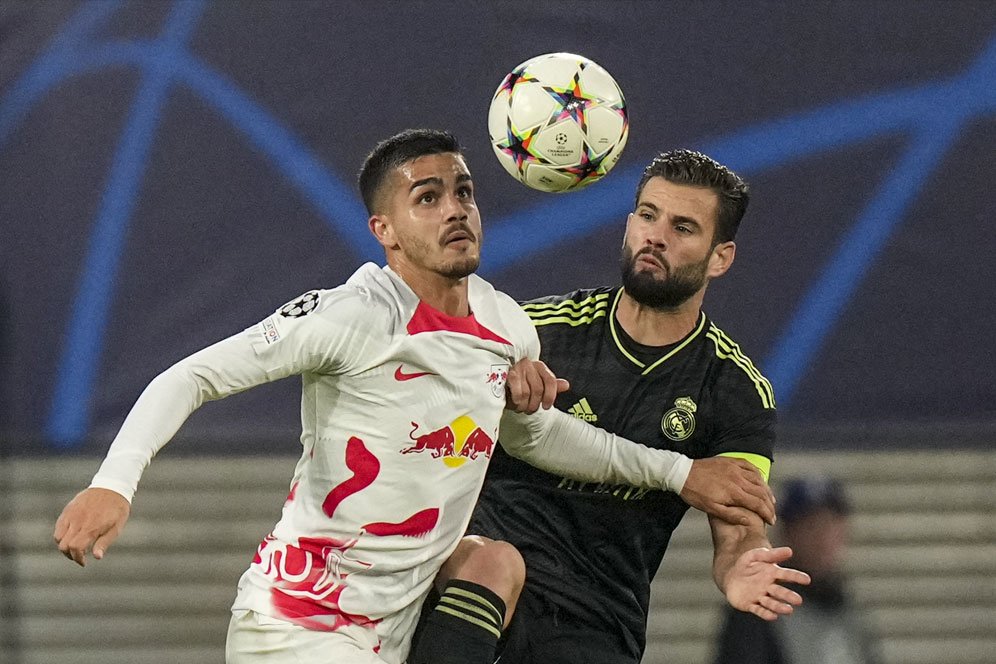 Real Madrid Kalah Tapi Tetap Lolos, Vinicius Banjir Kritikan, Terkadang Perlu Kalah Biar Bisa Serius Lagi Real Madrid Kalah Tapi Tetap Lolos, Vinicius Banjir Kritikan, Terkadang Perlu Kalah Biar Bisa Serius Lagi