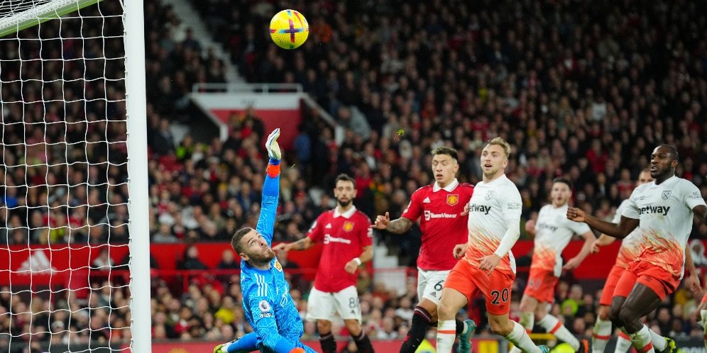 Sundulan Kurt Zouma atau Tendangan Roket Declan Rice, Mana Penyelamatan Terbaik David de Gea?