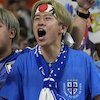 Kalahkan Jerman, Fans Jepang 'Syukuran' dengan Punguti Sampah di Khalifa International Stadium