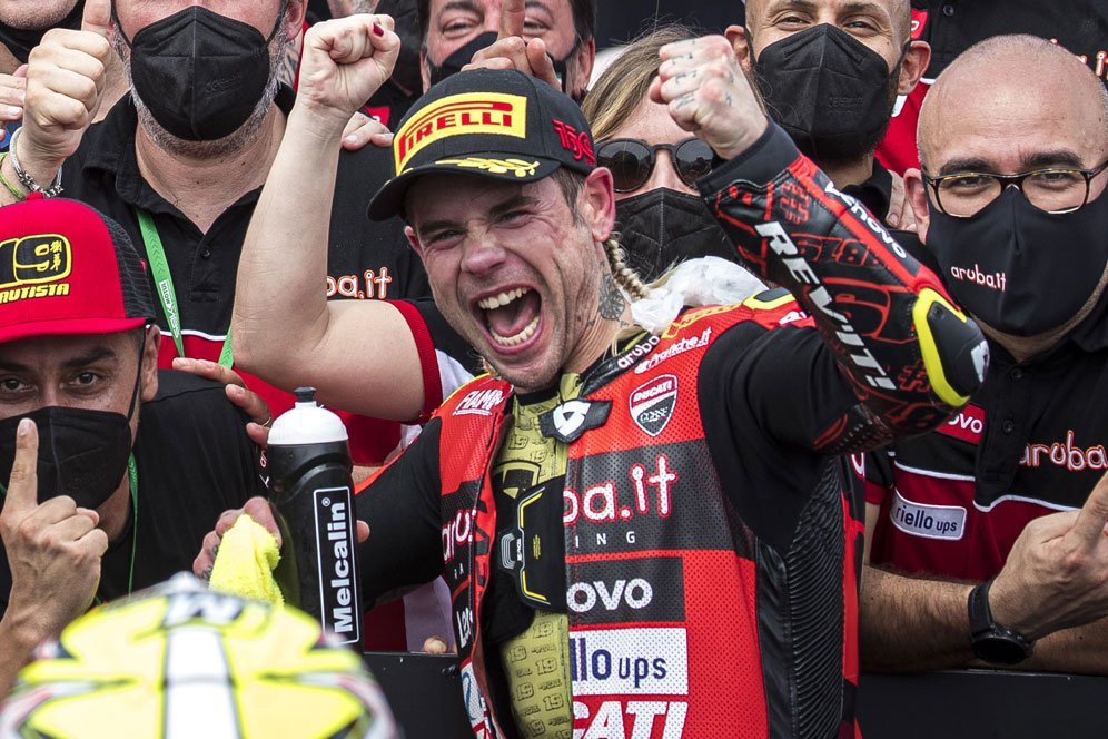 Mandalika Jadi Saksi Alvaro Bautista Akhiri 11 Tahun Puasa Gelar Ducati di WorldSBK Mandalika Jadi Saksi Alvaro Bautista Akhiri 11 Tahun Puasa Gelar Ducati di WorldSBK