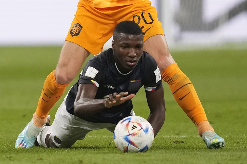 All In! Chelsea Coba Tuntaskan Transfer Moises Caicedo di Pekan Ini