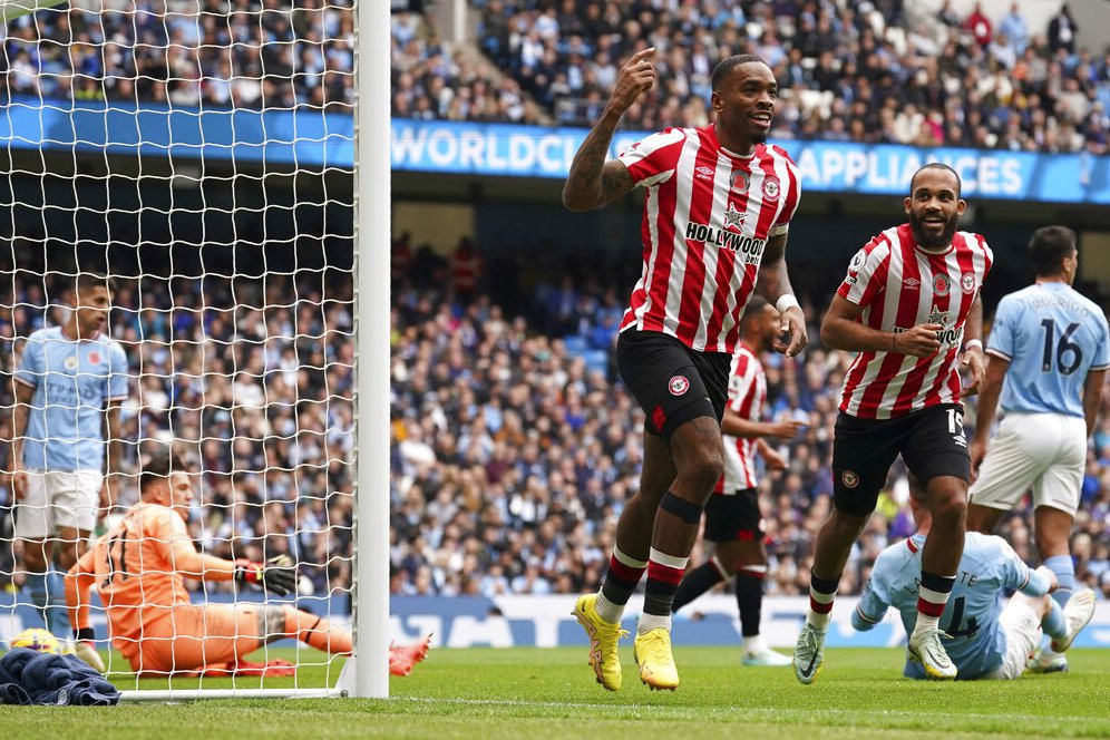 Ivan Toney Bawa Brentford Bekuk Man City, Tonton Highlights Pertandingannya