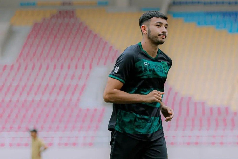 George Brown Resmi Gabung Persebaya, Tapi Belum Bisa Dimainkan