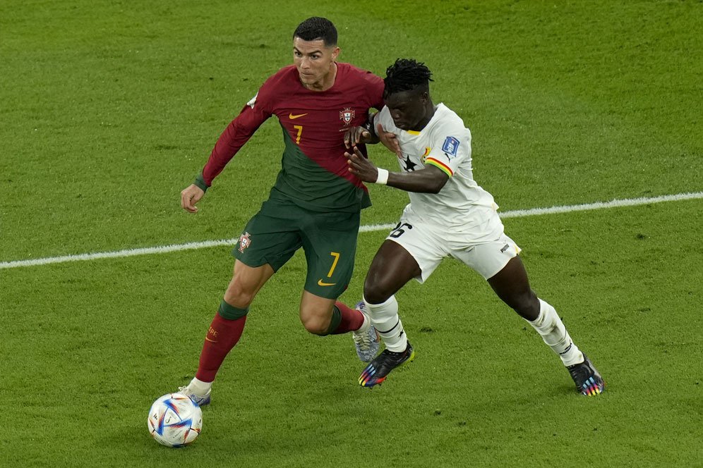 Kontroversi Kemenangan Portugal atas Ghana: Ronaldo Diving? Harusnya Gak Penalti Itu! Kontroversi Kemenangan Portugal atas Ghana: Ronaldo Diving? Harusnya Gak Penalti Itu!
