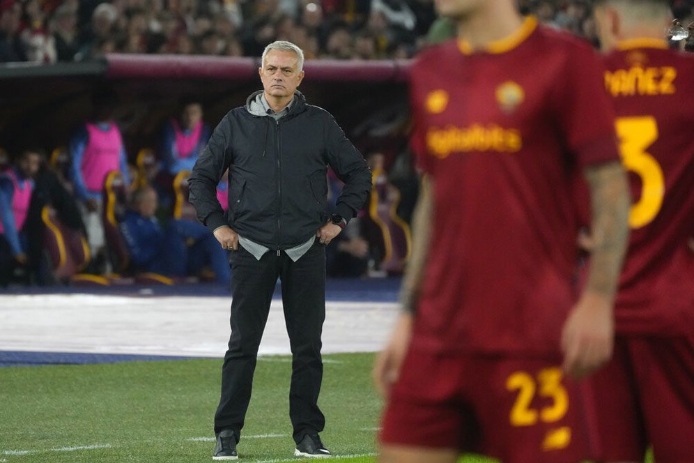 Brutal! Dicap tak Profesional, Pemain Ini Diusir Mourinho dari AS Roma Pada Januari 2023