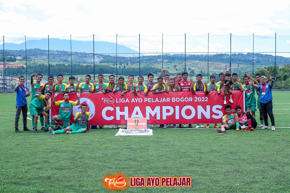 SMAN 4 Cibinong Jadi Kampiun Teh Botol Sosro Liga AYO Pelajar Bogor 2022 SMAN 4 Cibinong Jadi Kampiun Teh Botol Sosro Liga AYO Pelajar Bogor 2022