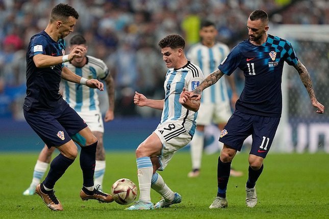 3. Argentina temukan celah pertahanan Kroasia