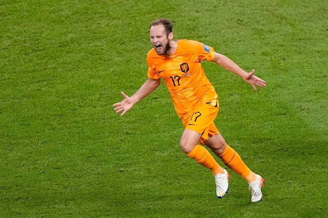 4. Daley Blind ke Denzel Dumfries (Belanda vs AS)