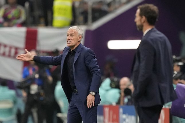 Deschamps Semprot Hakim Garis