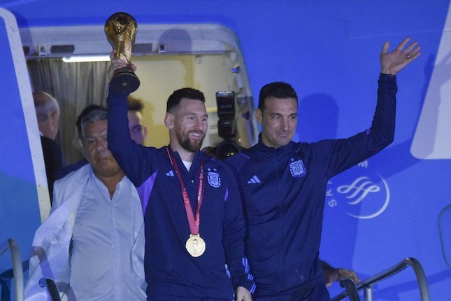 Sempat Ragu Menangani Timnas Argentina, Lionel Scaloni Berterima Kasih kepada Messi