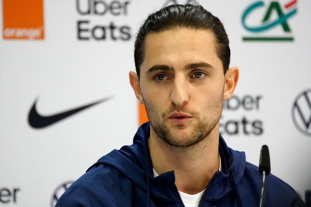 Bukan ke Inggris, Adrien Rabiot Maunya Pindah ke Barcelona?