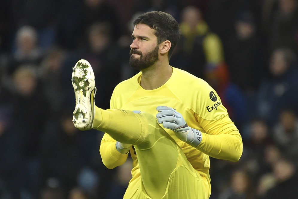 Alisson Akhirnya Buka Suara Soal Perselisihannya Dengan Kapten Liverpool, Henderson