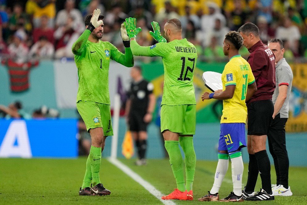 Brasil Pecahkan Rekor saat Masukkan Weverton Kiper Lapis Ketiga