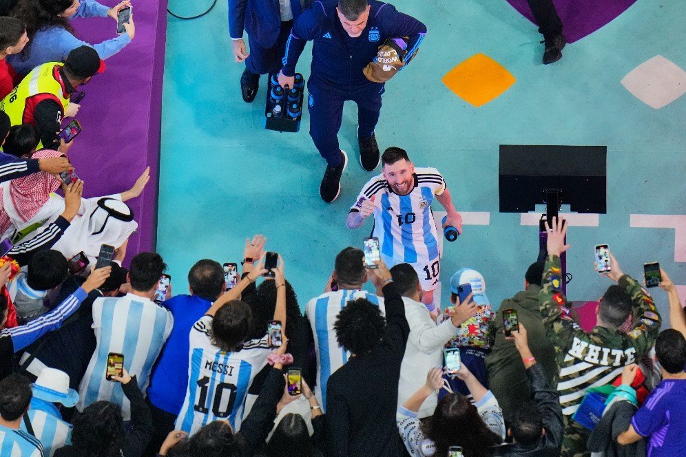 Emiliano Martinez: Orang-orang Lebih Hormat dengan Lionel Messi daripada Presiden Argentina