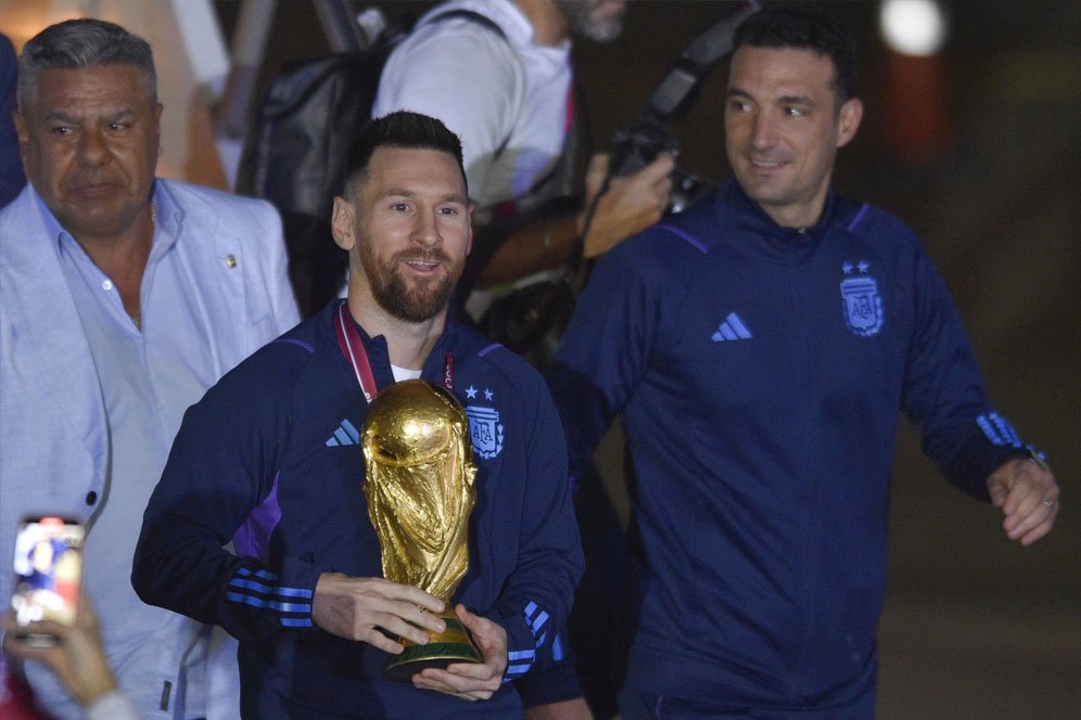 Dapat Guard of Honour dari Skuad PSG Usai Juara Piala Dunia 2022, Messi: Malu Coy!