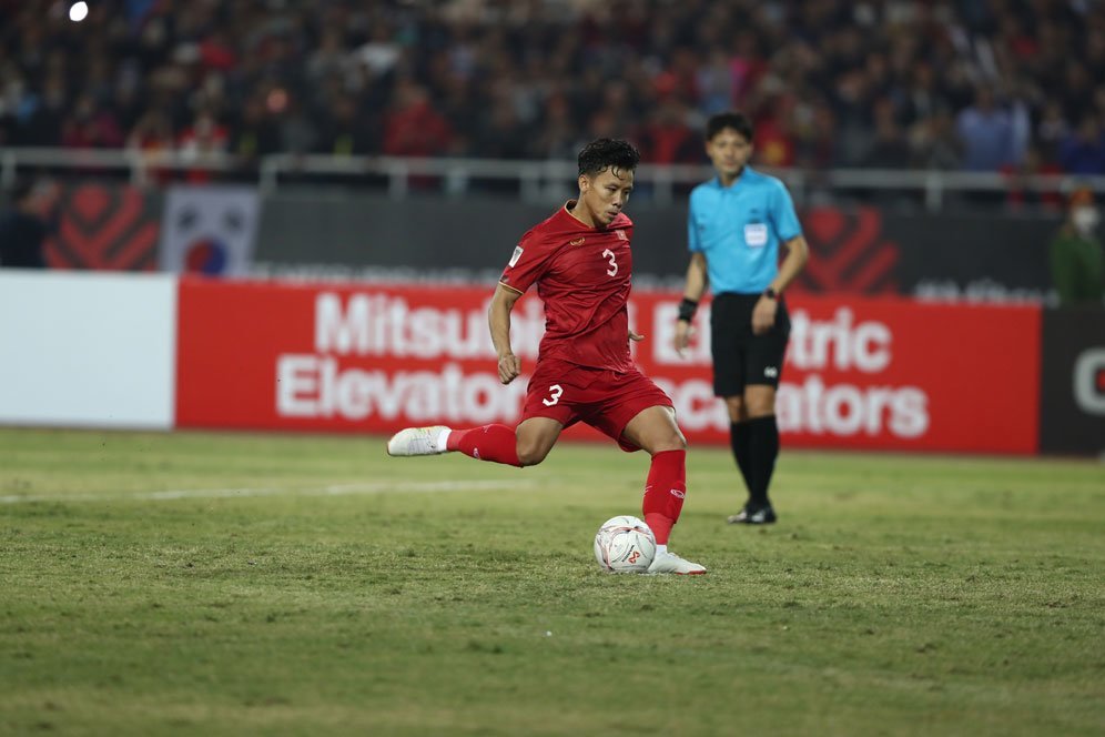 Pernah jadi Kiper Dadakan dan Dibobol Manahati Lestusen, Kapten Vietnam Absen Lawan Timnas Indonesia? Pernah jadi Kiper Dadakan dan Dibobol Manahati Lestusen, Kapten Vietnam Absen Lawan Timnas Indonesia?