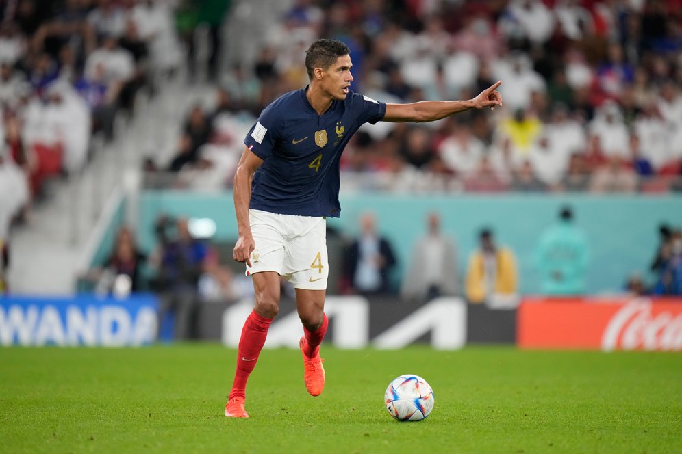 Sudah Latihan, Raphael Varane Berpotensi Starter di Final Piala Dunia 2022