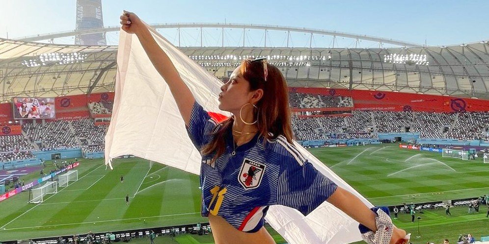 Potret Shono, Suporter Cantik Jepang, Dukung Tim Nippon Habis-Habisan ...