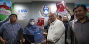 Ditemani Mantan Bos Persija Jakarta, La Nyalla Mattalitti Mendaftar sebagai Calon Ketua PSSI Ditemani Mantan Bos Persija Jakarta, La Nyalla Mattalitti Mendaftar sebagai Calon Ketua PSSI