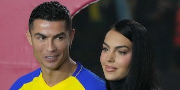 Hei Cristiano Ronaldo, Georgina Rodriguez Itu Statusnya Masih Pacar atau Sudah Jadi Istri Sih? Hei Cristiano Ronaldo, Georgina Rodriguez Itu Statusnya Masih Pacar atau Sudah Jadi Istri Sih?