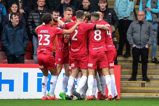 Mencoba Bertahan di League One