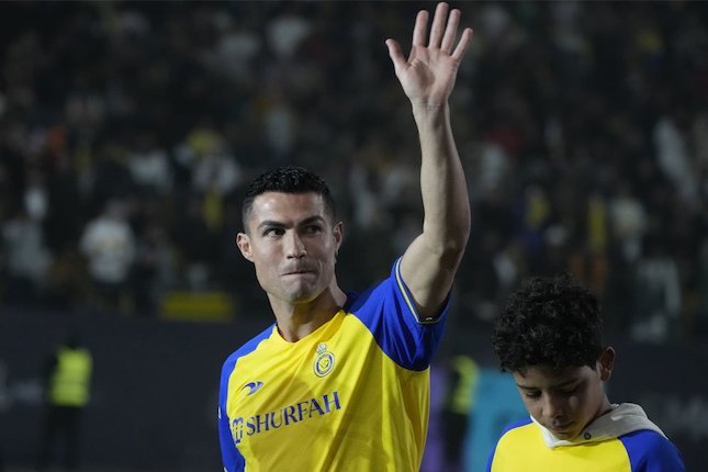 Cristiano Ronaldo diperkenalkan secara resmi sebagai pemain Al-Nassr, Rabu (4/1/2023) WIB. (c) AP Photo/Amr Nabil