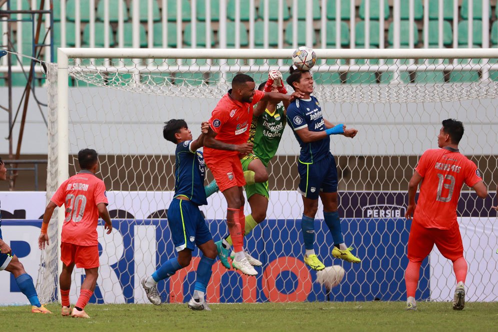 Kalah dari Barito Putera, Bek Persib Masih Belum Menyerah Kejar PSM