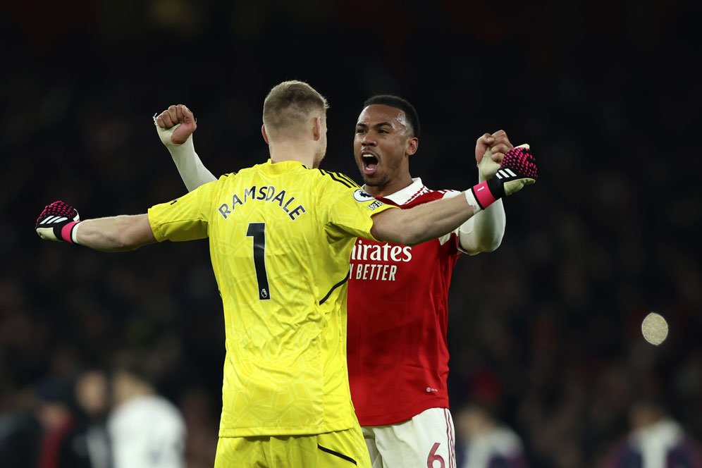 Aksi Penyelamatan Aaron Ramsdale Saat Arsenal Bungkam Man United