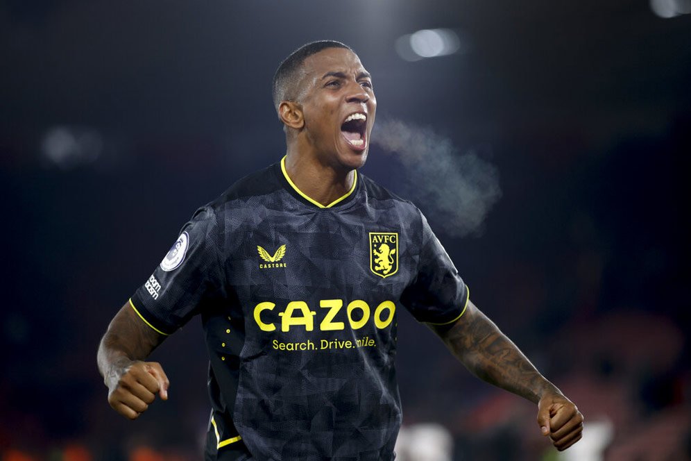 Resmi Tinggalkan Aston Villa, Kemanakah Ashley Young Berlabuh?