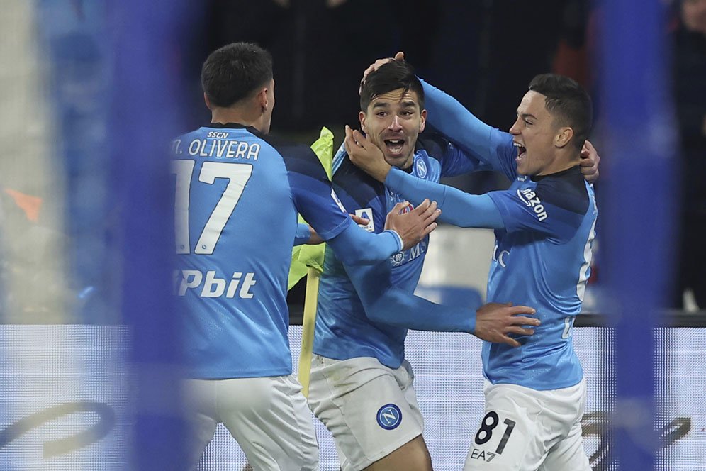 Bos Eintracht Frankfurt Ngeri dengan Permainan Napoli: Sangat Agresif, Pantang Bertahan!