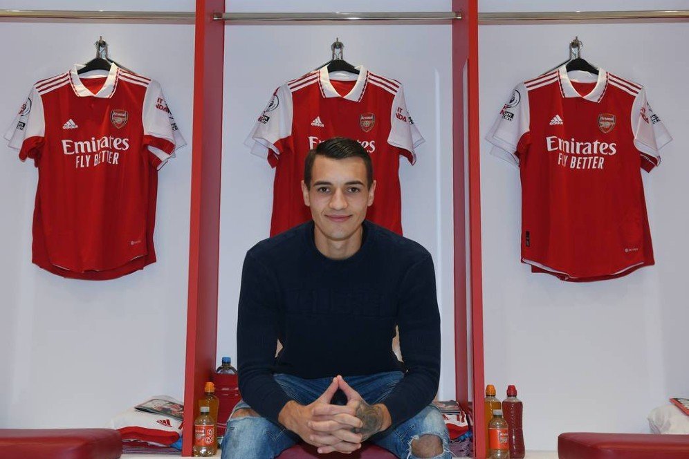 5 Bek Tengah Termahal yang Pernah Dibeli Arsenal, Jakub Kiwior Baru Mendarat!