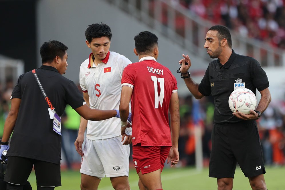 Profil Omar Al-Yaqoubi, Wasit Kontroversial yang Pimpin Laga Indonesia vs Vietnam