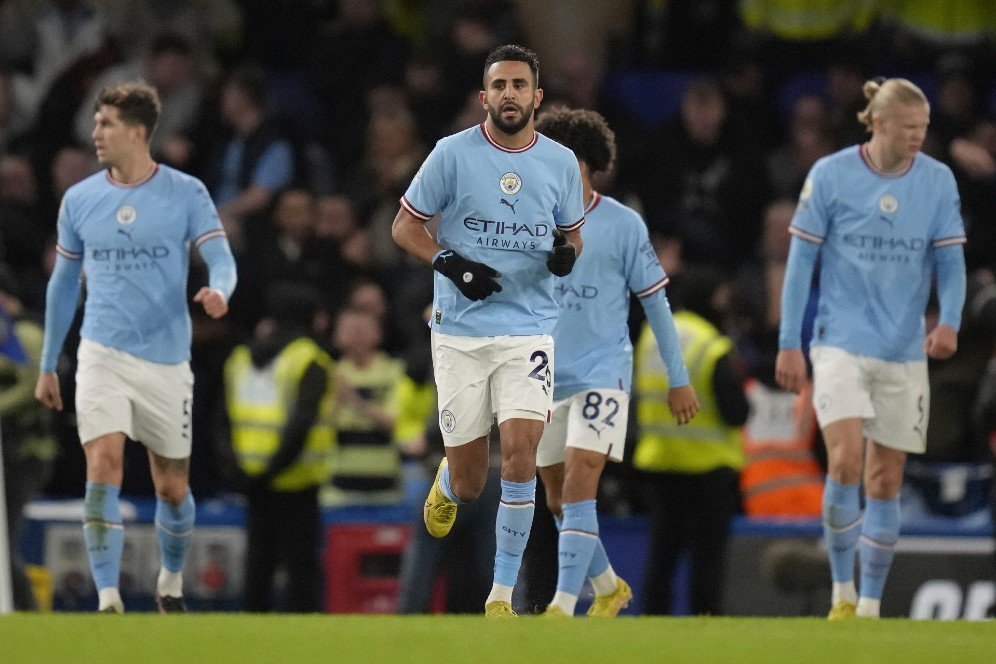 John Stones Puji Taktik Pep Guardiola: Pertahanan Kami Bagai Karang yang Kokoh!