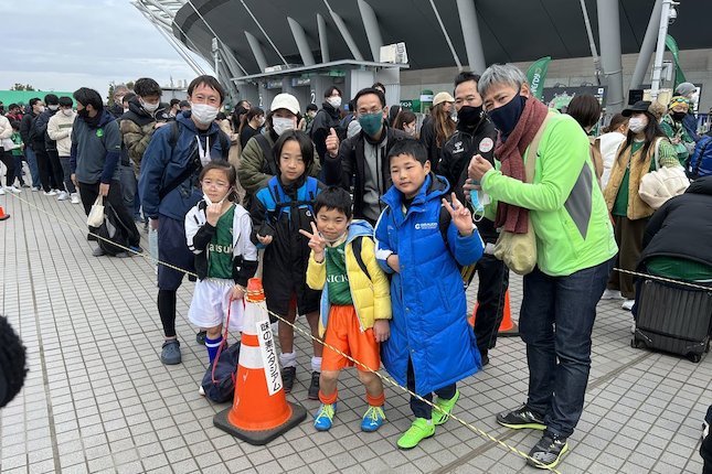 Belajar dari Sepak Bola Jepang Cara Menjadikan Stadion Tempat yang Ramah untuk Anak