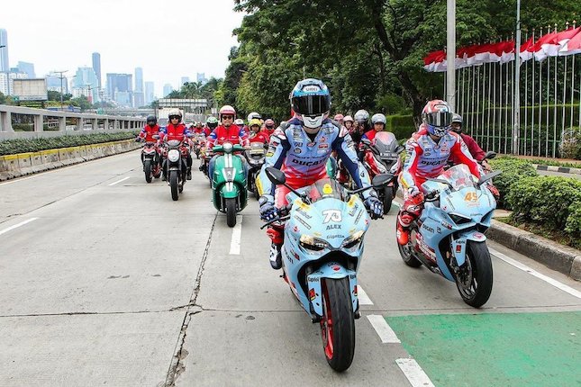 Federal Oil Ajak Alex Marquez-Fabio Diggia Keliling Jakarta Lewat 'Meet & Ride 2023' Federal Oil Ajak Alex Marquez-Fabio Diggia Keliling Jakarta Lewat 'Meet & Ride 2023'
