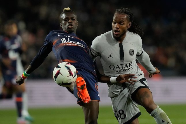 Termasuk Liverpool, PSG Kabari Klub-klub EPL bahwa Renato Sanches Akan Dijual Termasuk Liverpool, PSG Kabari Klub-klub EPL bahwa Renato Sanches Akan Dijual