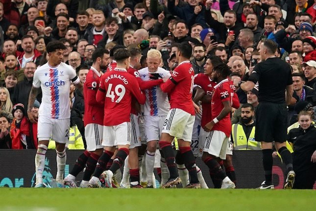 Kacau! Usai Bikin Casemiro Dikartu Merah, Will Hughes Si Penggemar Liverpool Ejek Fans MU Kacau! Usai Bikin Casemiro Dikartu Merah, Will Hughes Si Penggemar Liverpool Ejek Fans MU