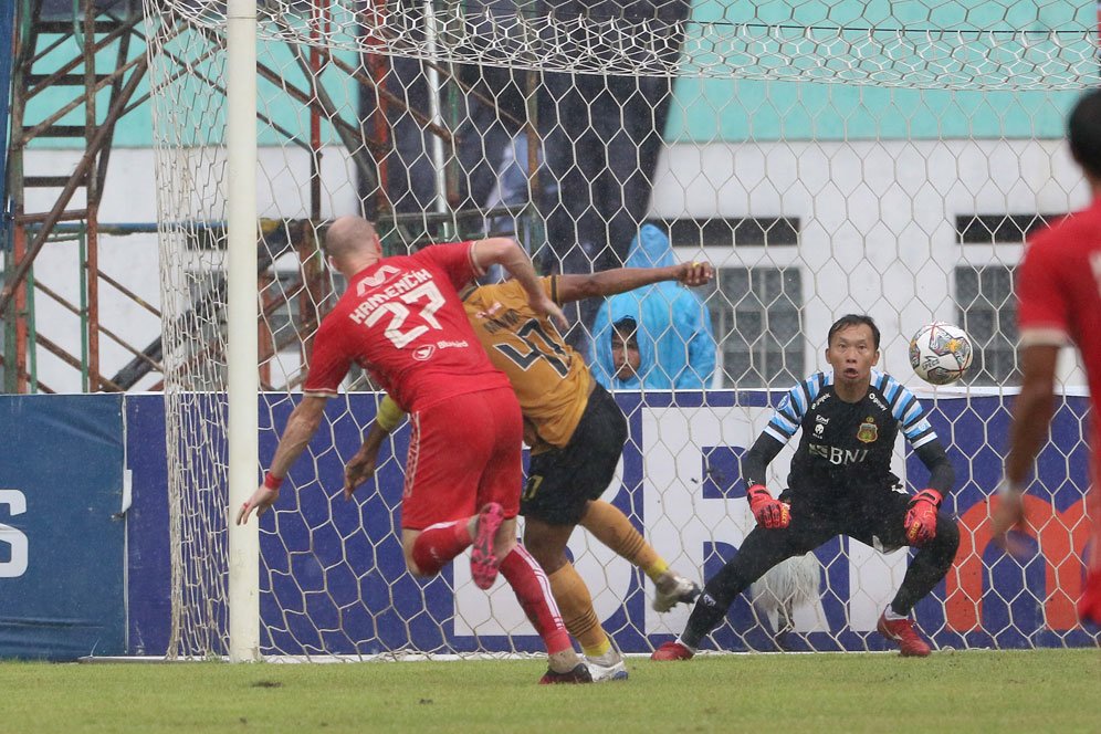 Spektakuler! Tonton Lagi Gol Alex Martins yang Bikin Persija Keok dari Bhayangkara FC