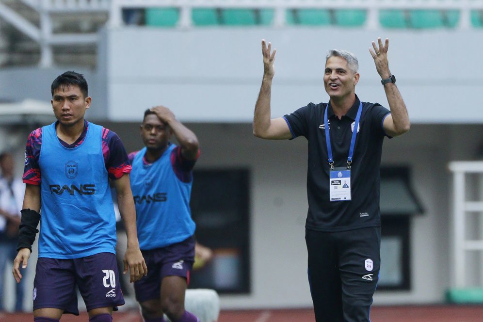 Dibungkam Persib, Pelatih RANS Nusantara FC Minta Maaf Gagal Beri Kado Ultah untuk Raffi Ahmad Dibungkam Persib, Pelatih RANS Nusantara FC Minta Maaf Gagal Beri Kado Ultah untuk Raffi Ahmad