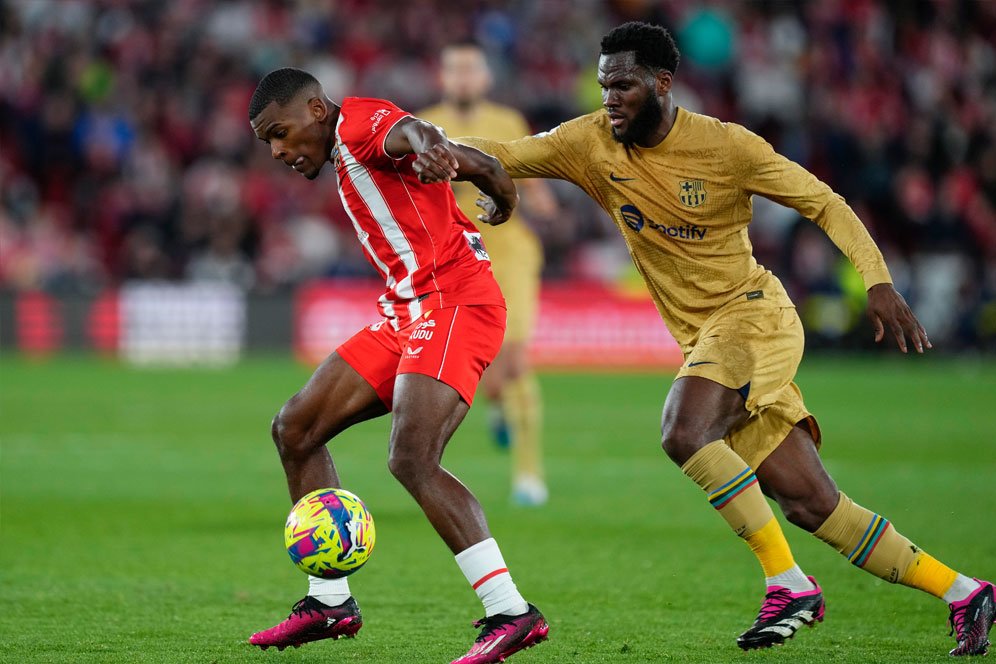 Crossing FC Keok dari Almeria, Barcelona Kayaknya Masih Shock Setelah Kalah dari MU